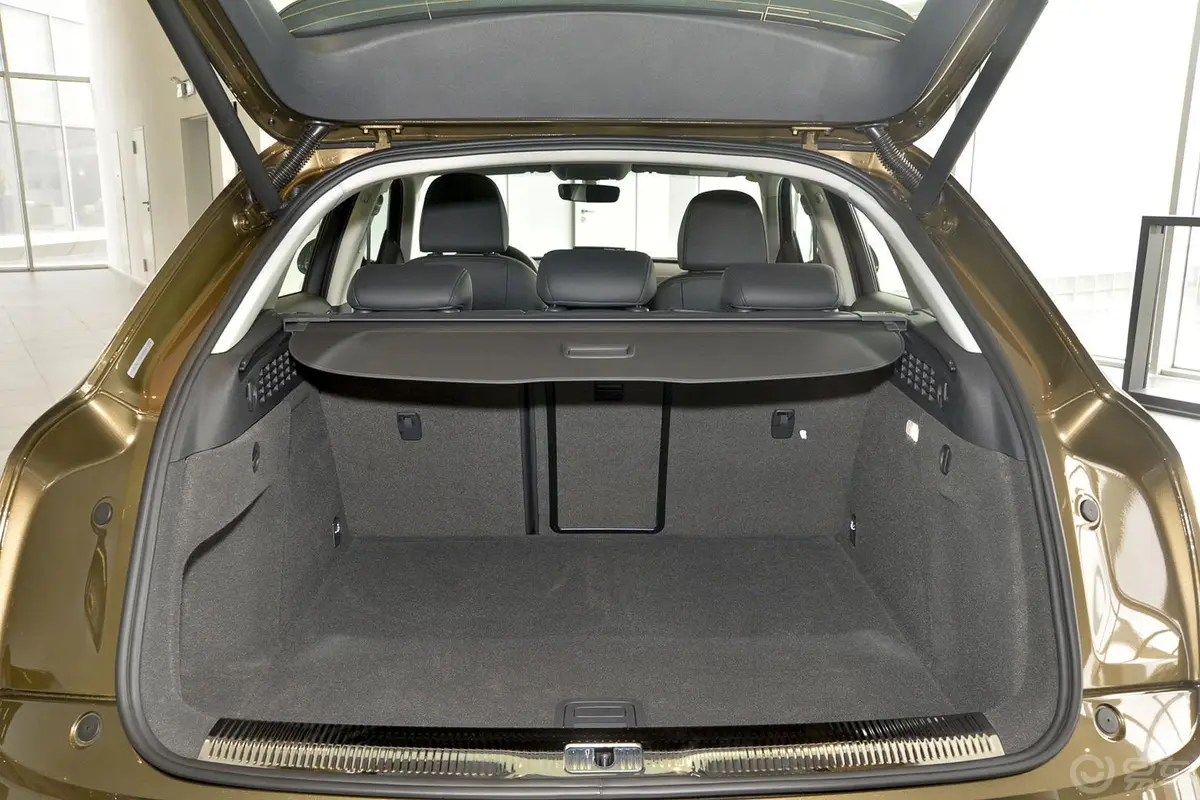 奥迪Q330 TFSI 风尚型行李箱空间