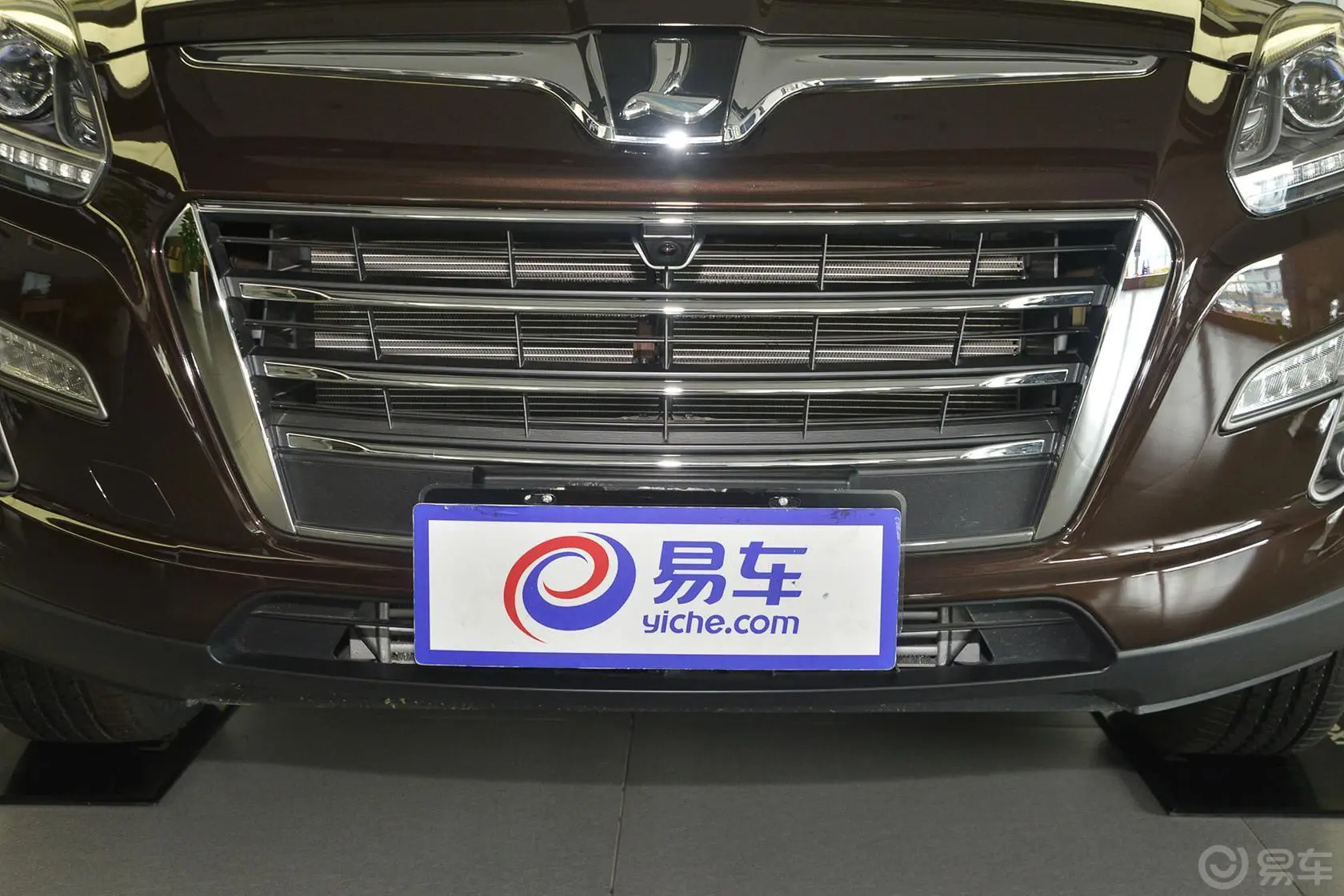 大7 SUV2.2T 手自一体 两驱 智尊版前格栅侧俯拍