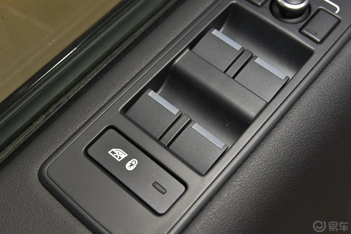 揽胜运动版3.0 V6 汽油版 SC HSE Dynamic车窗升降键