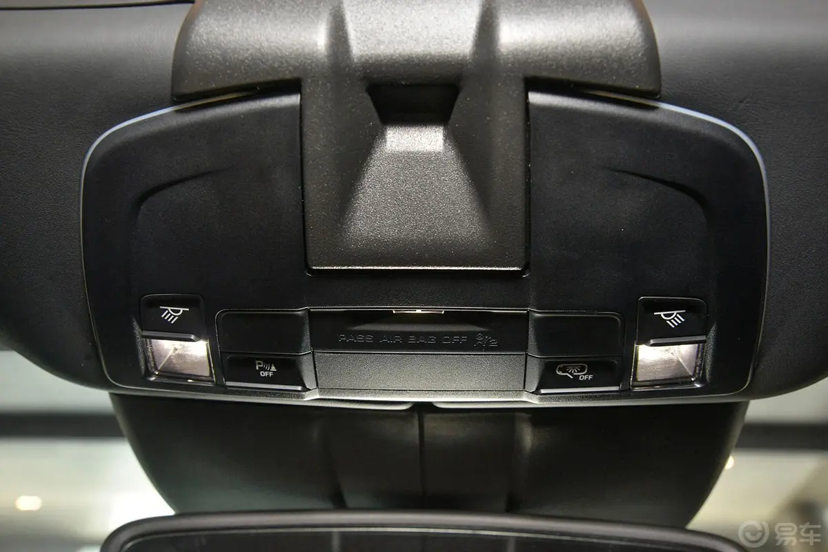 保时捷911Turbo S Cabriolet 3.8T前排车顶中央控制区
