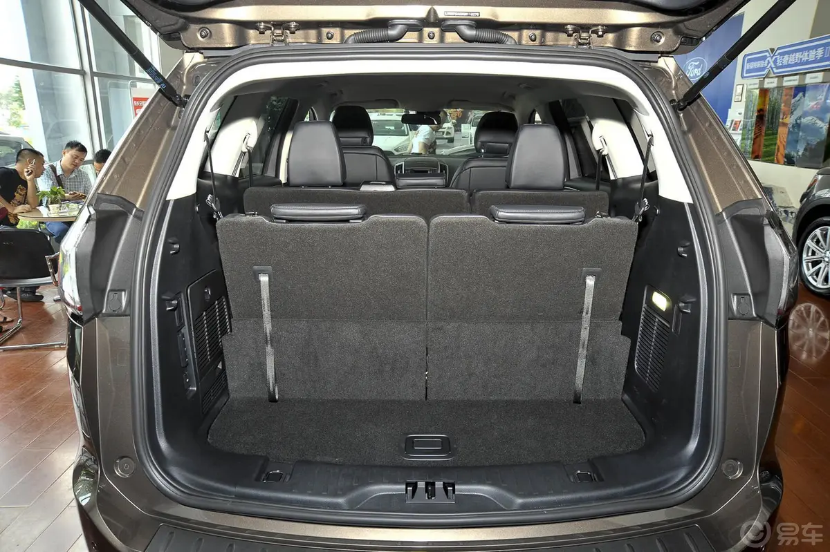 锐界2.0T GTDi  两驱铂锐型行李箱空间