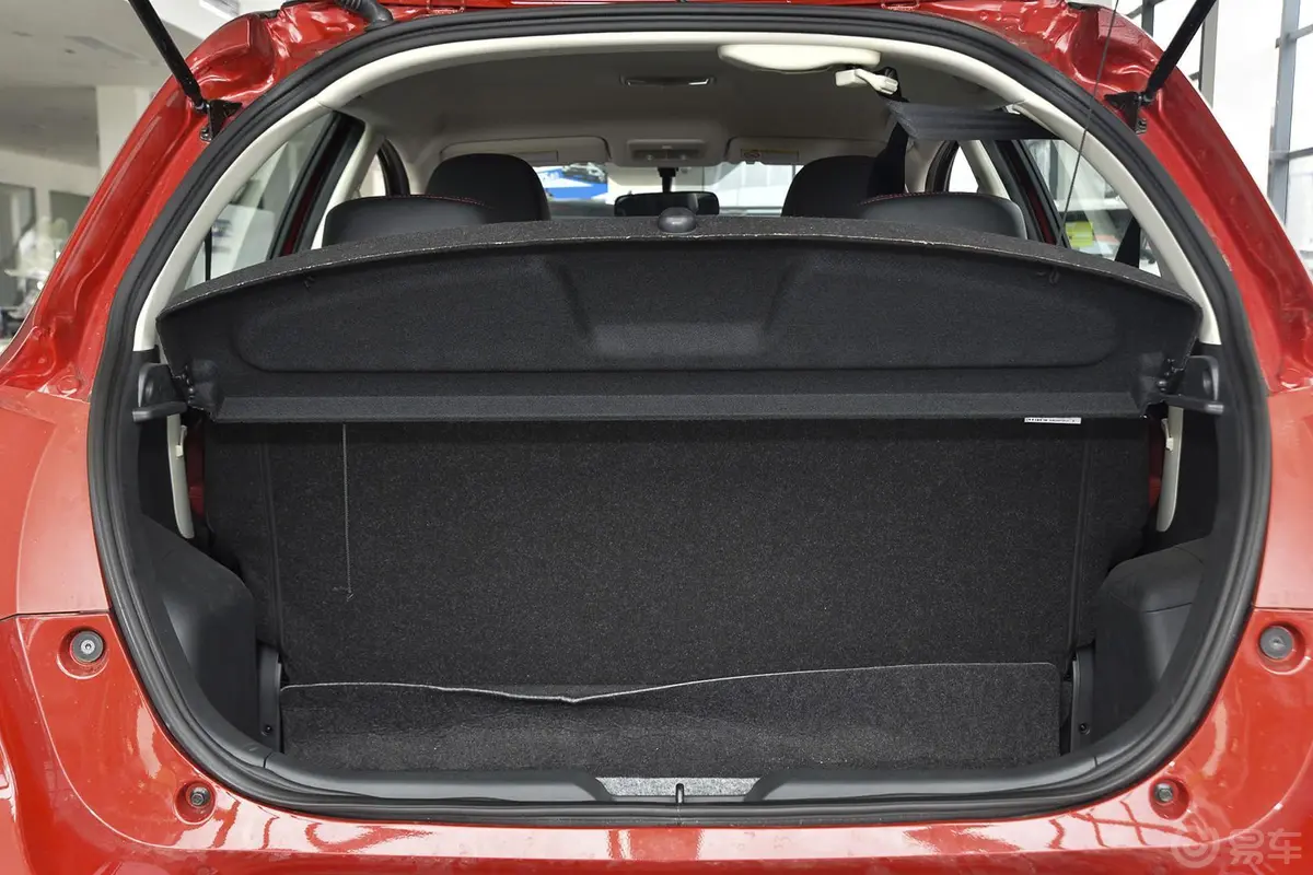 哈弗H1改款蓝标 1.5L AMT 舒适版行李箱空间