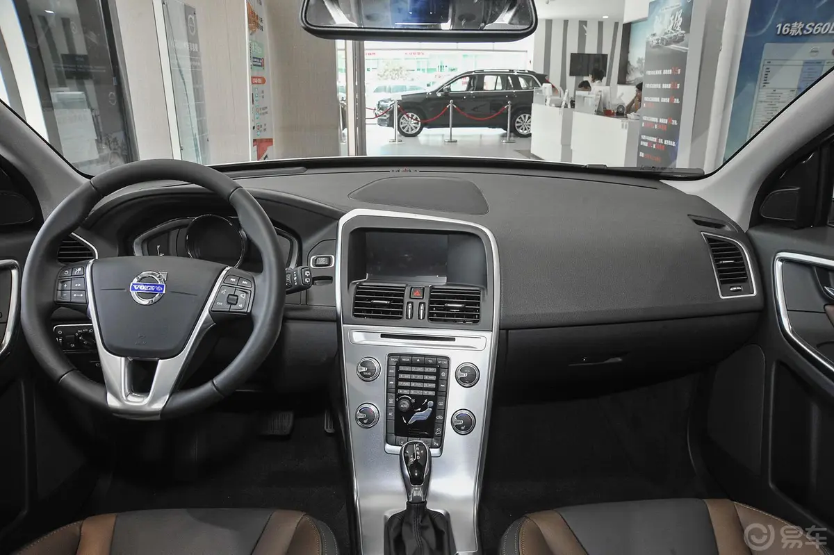 沃尔沃XC60T5 AWD 智远版车窗升降键