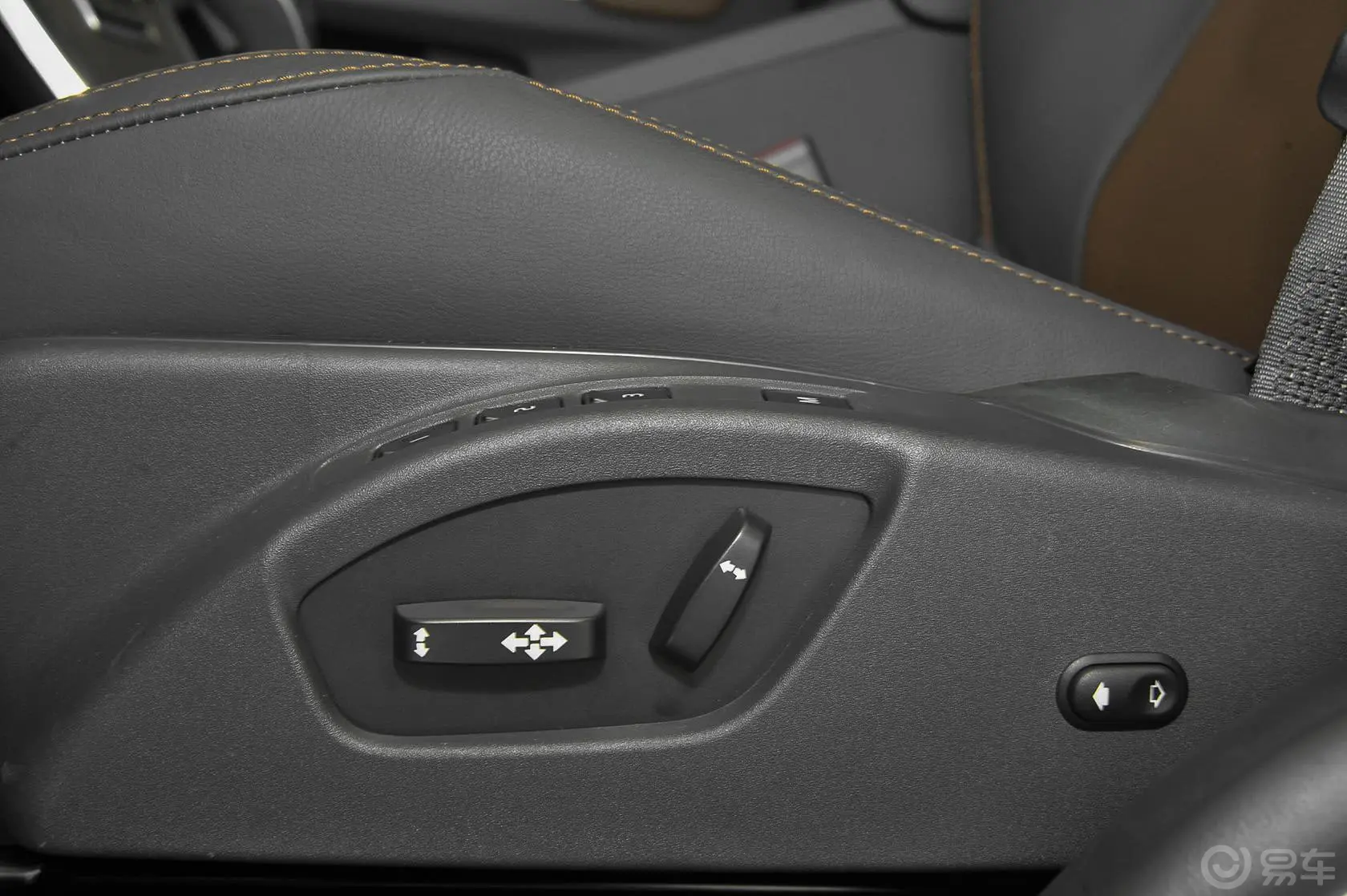 沃尔沃XC60T5 AWD 智远版座椅调节键