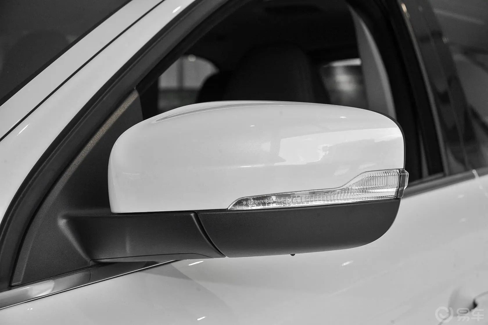沃尔沃XC60T5 AWD 智远版后视镜转向灯（前）