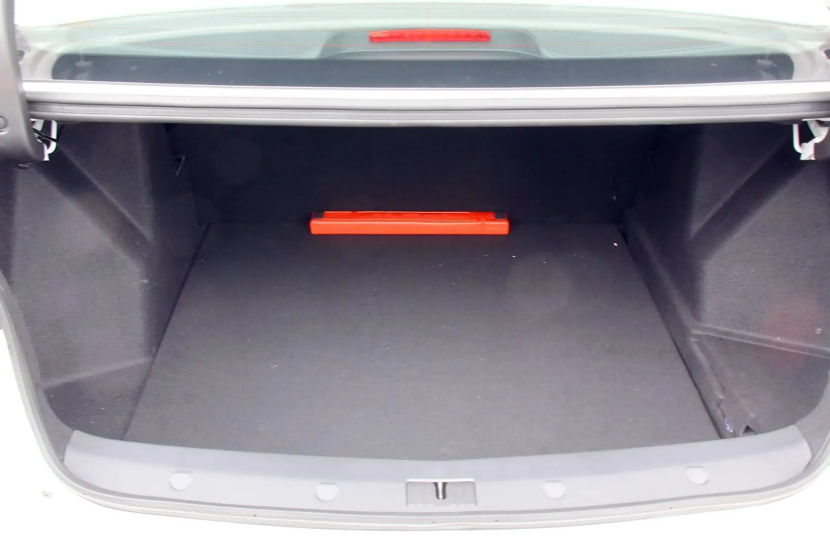 众泰Z5001.5T CVT 尊贵型行李箱空间