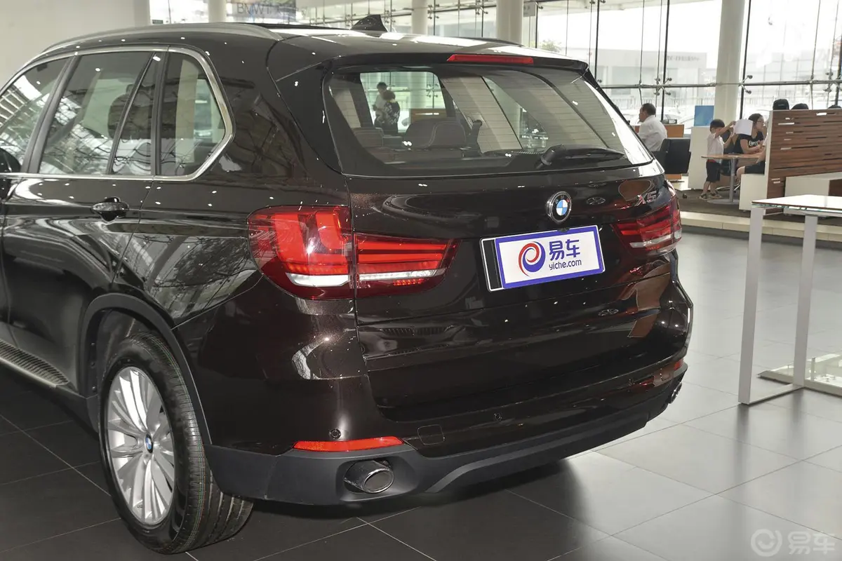 宝马X5(进口)xDrive35i 领先型车尾局部