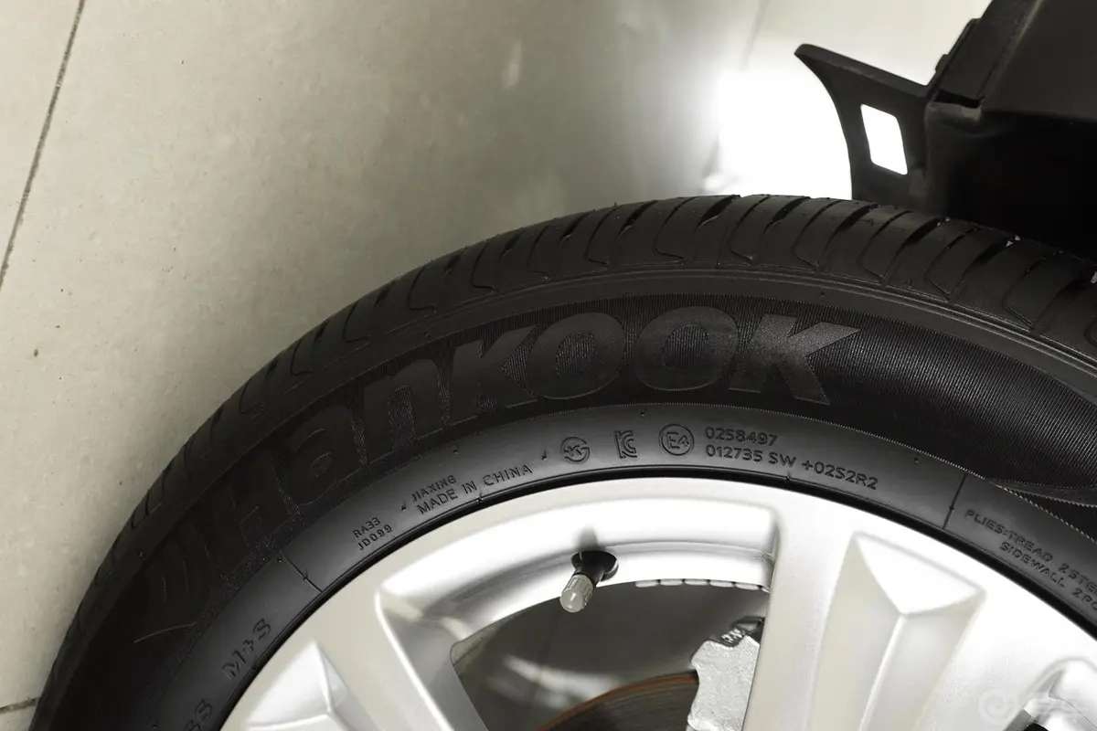 奔腾X802.0L 自动 豪华型轮胎规格