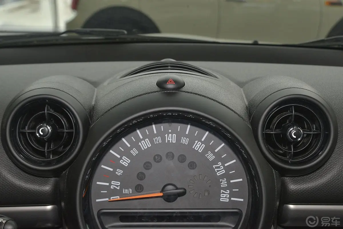 MINI COUNTRYMAN1.6L COOPER Fun前出风口