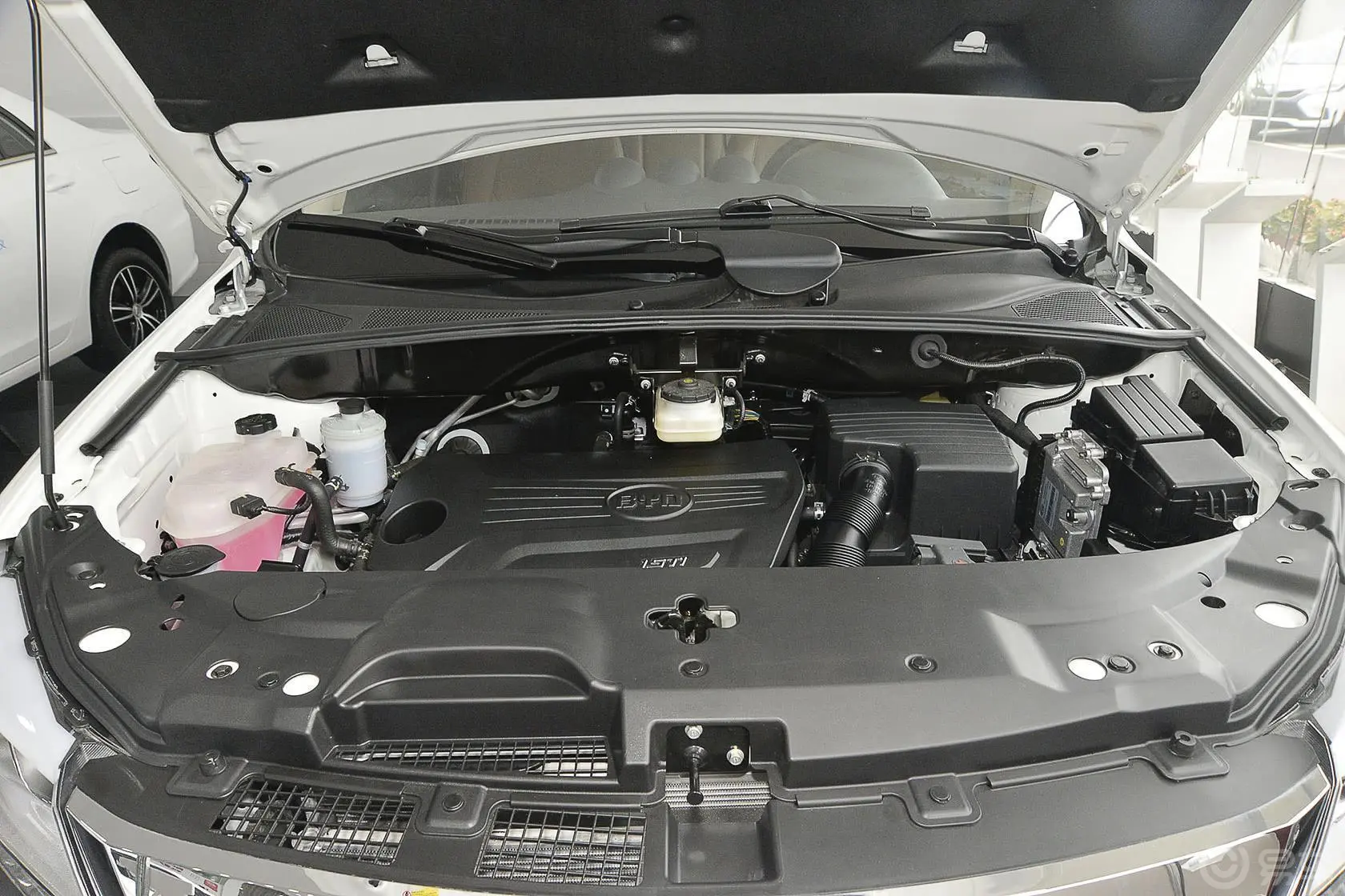 比亚迪S71.5T 手动 尊贵型 7座 升级版发动机