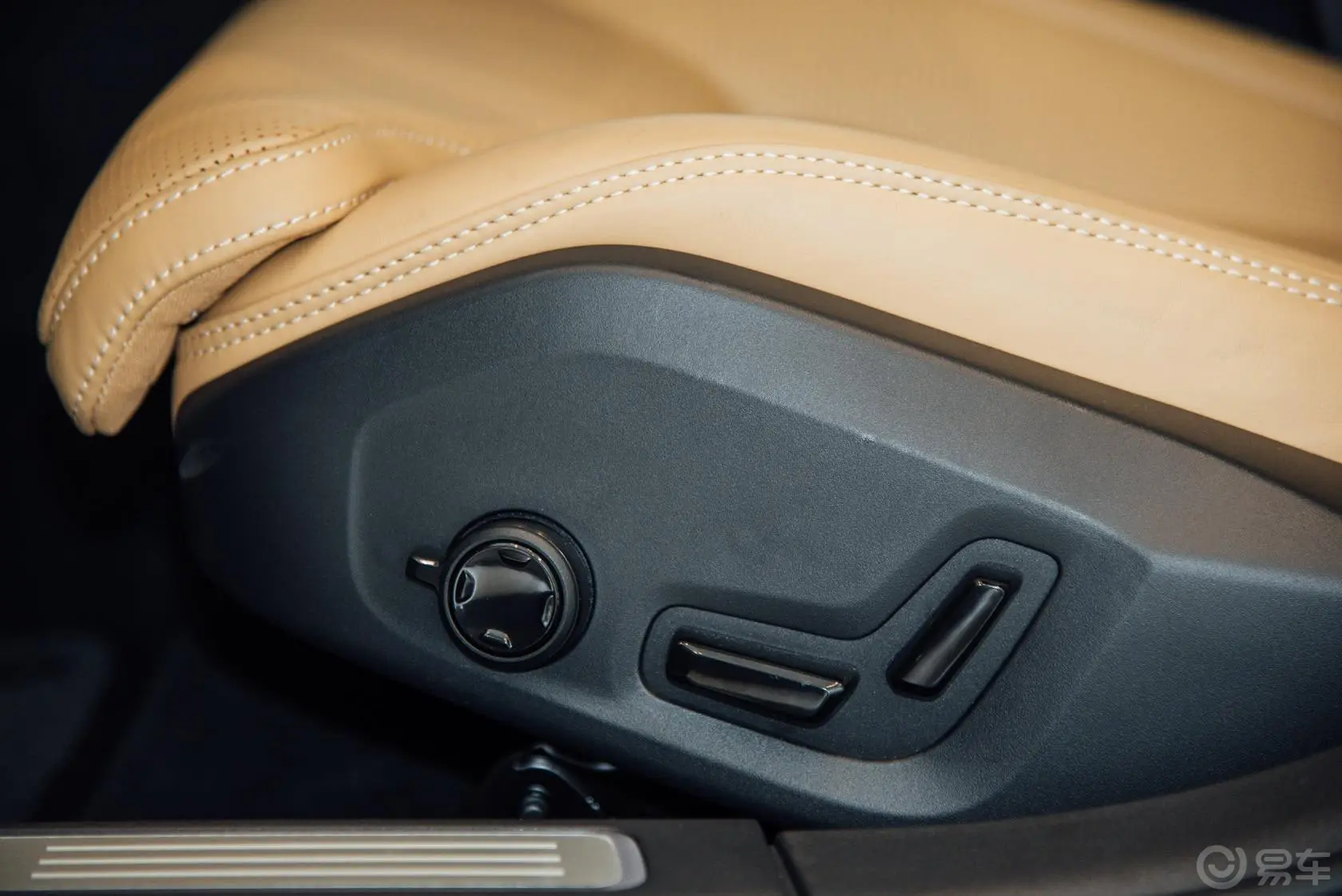 沃尔沃S90(进口)T6 AWD 智尊版座椅调节键
