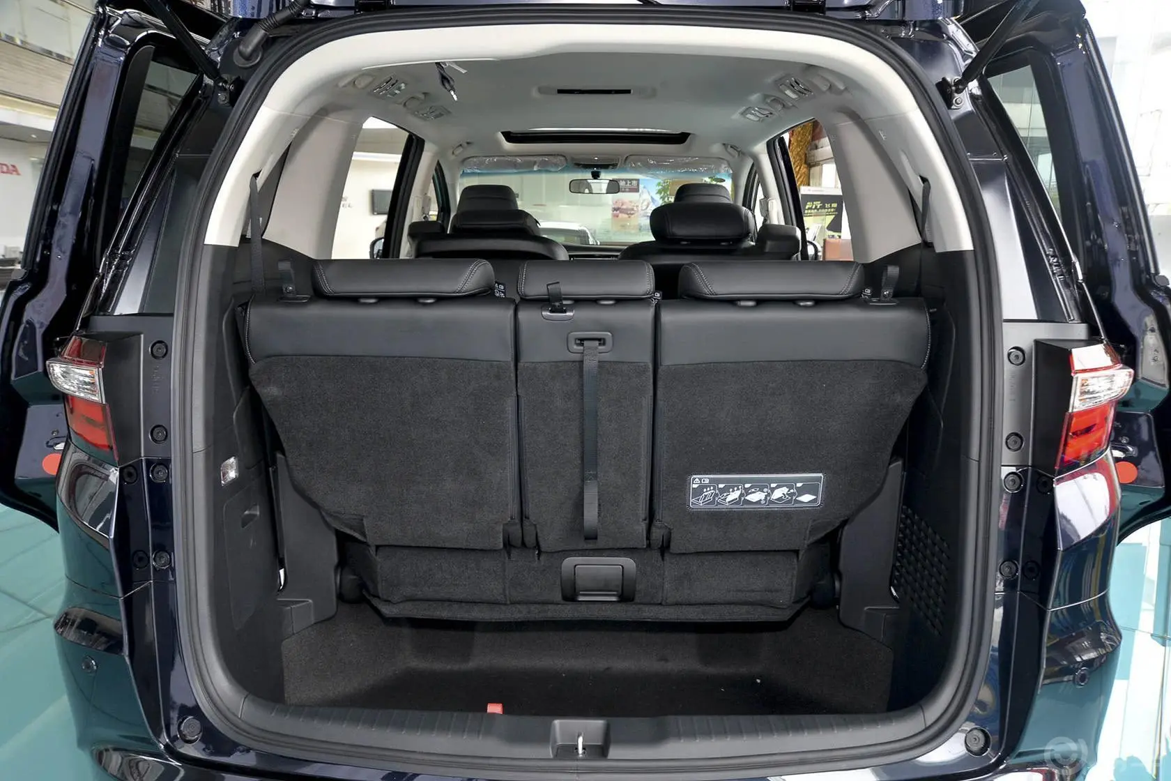 奥德赛改款 2.4L 自动 智享版行李箱空间