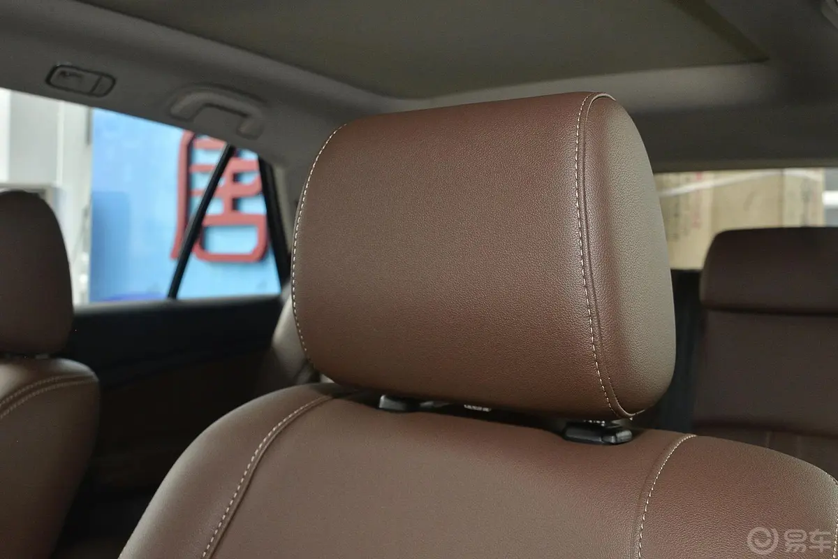 比亚迪S72.0TID 手自一体 尊贵型Plus 7座 升级版驾驶员头枕