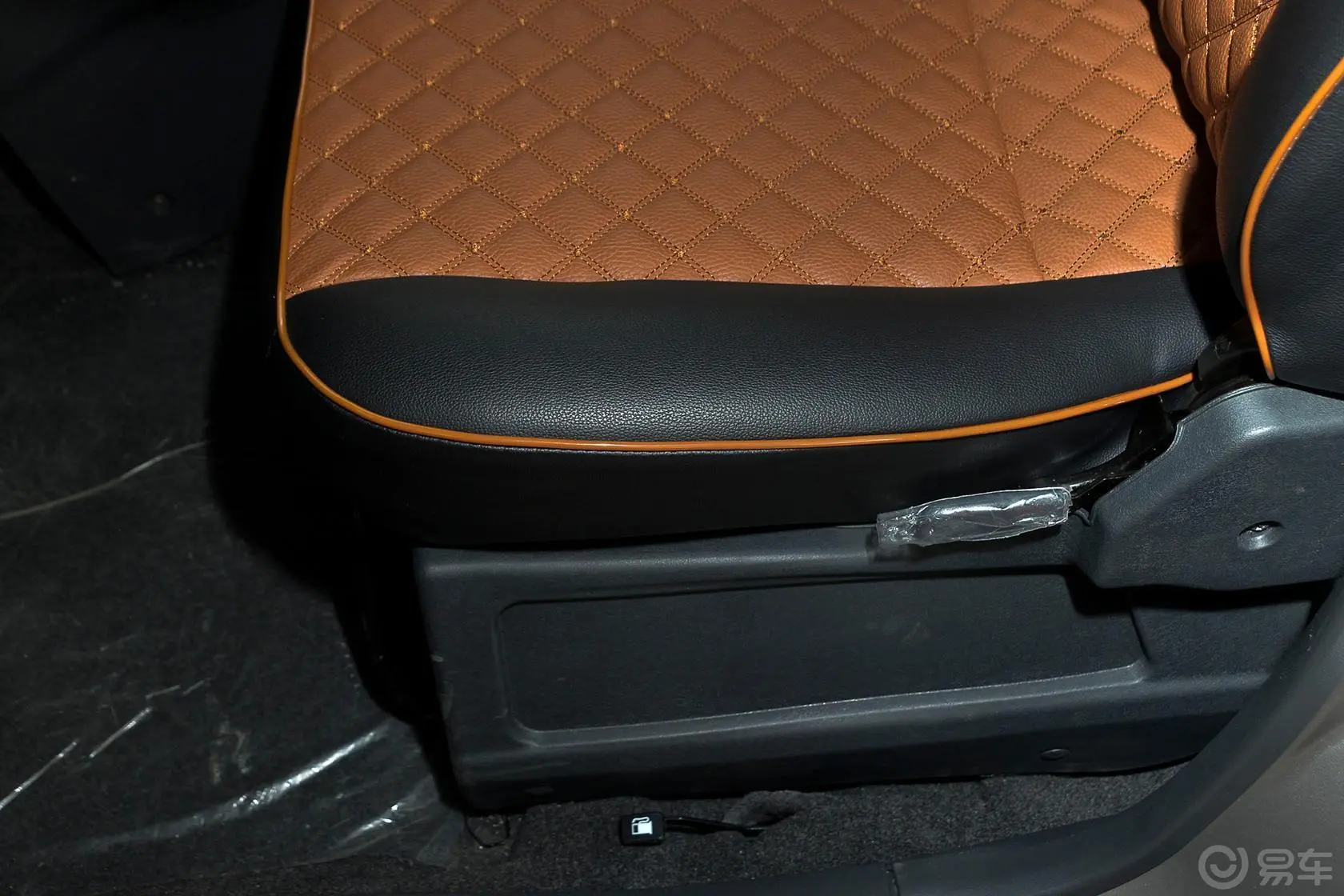 北斗星X51.4L 手动 巡航型座椅调节键