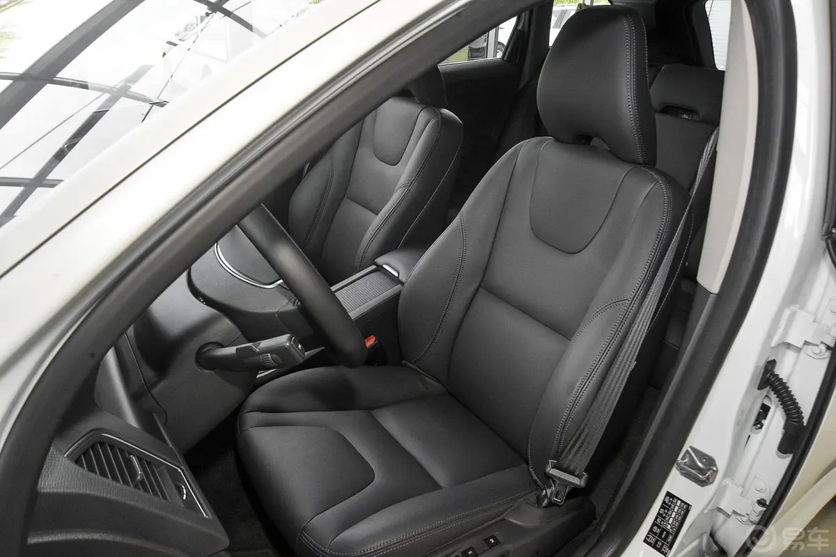 沃尔沃XC60T5 AWD 智进版驾驶员座椅