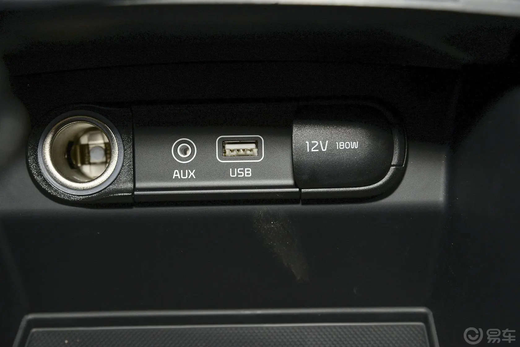 索兰托索兰托L 2.4GDI 汽油 4WD 定制版 七座 国IVUSB接口