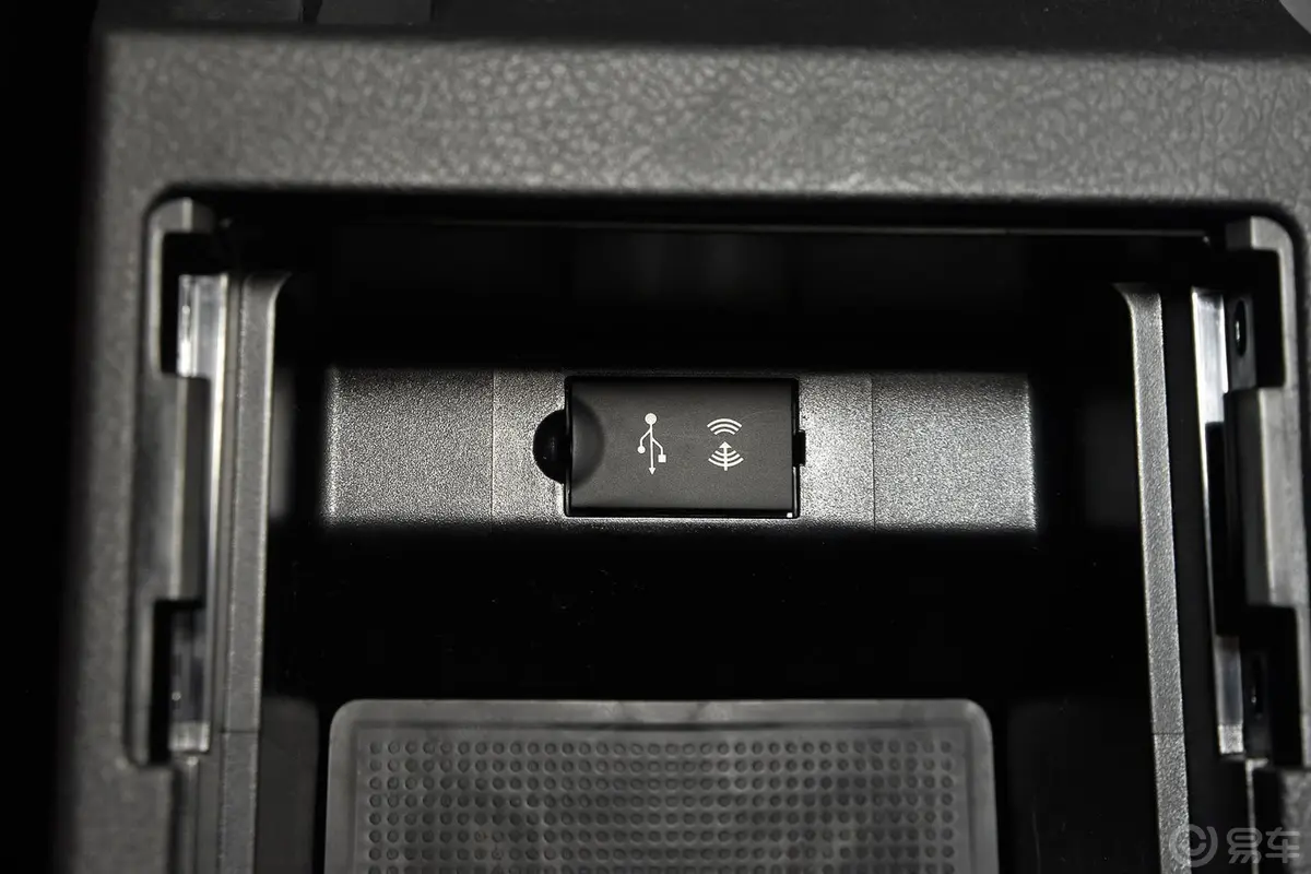 哈弗H5经典经典版 2.0T 手动 四驱 精英型 柴油版USB接口