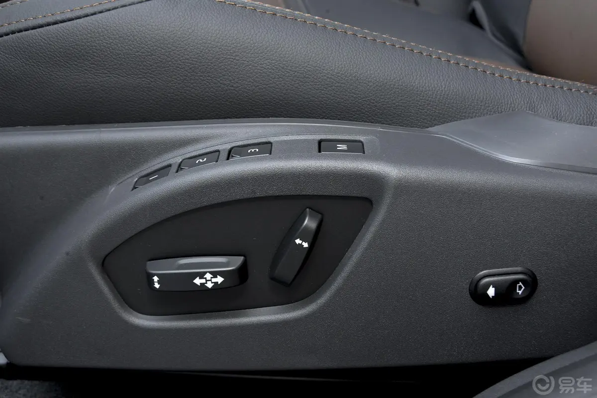 沃尔沃XC60T5 AWD 智驭版座椅调节键