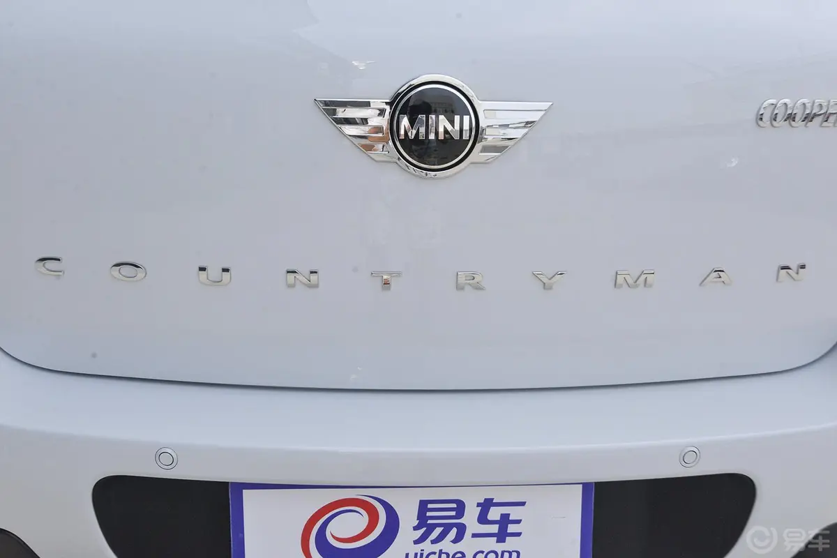 MINI COUNTRYMAN1.6T COOPER All 4 Excitement 装备控外观