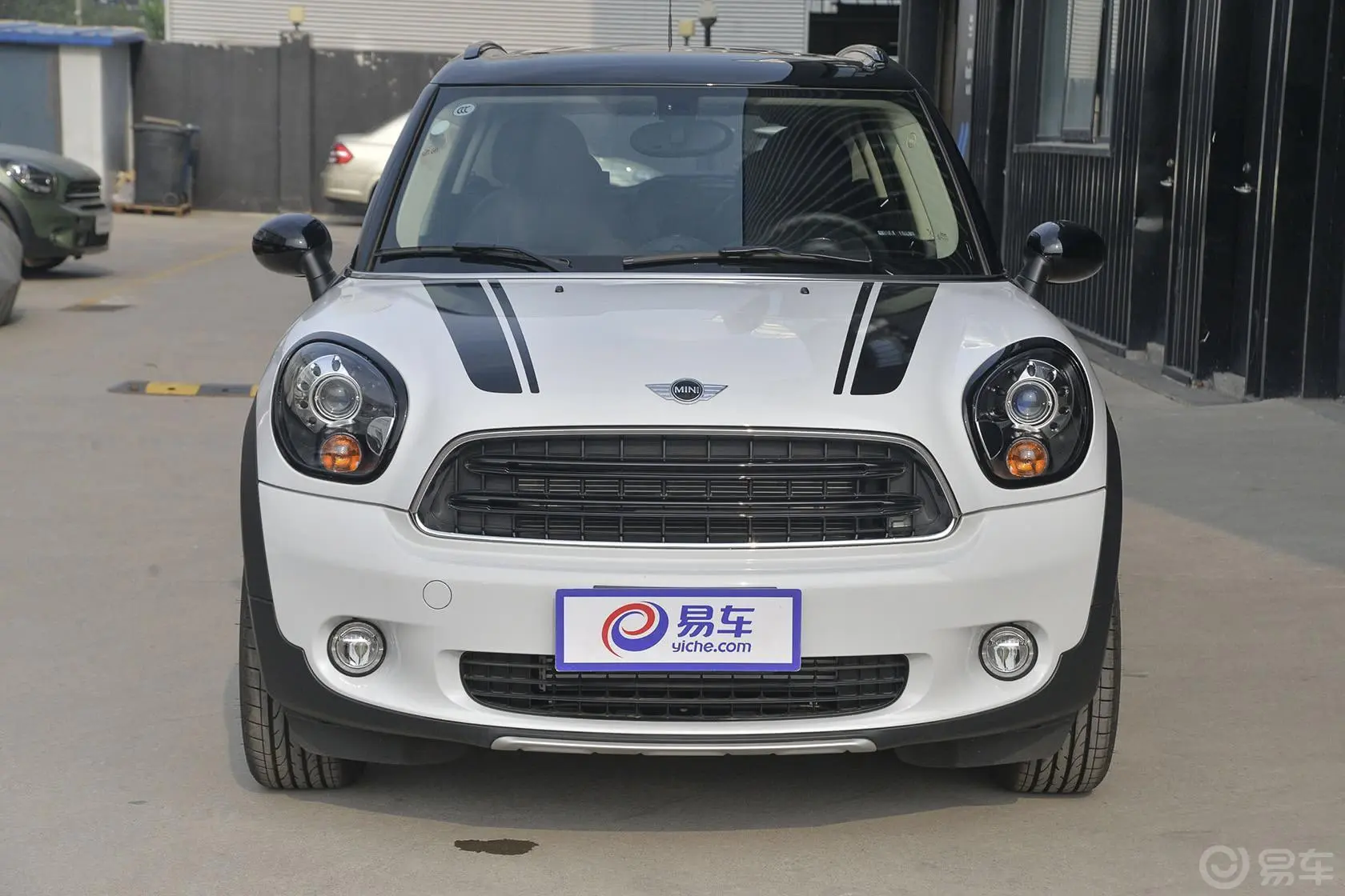 MINI COUNTRYMAN1.6T COOPER All 4 Excitement 装备控正前水平