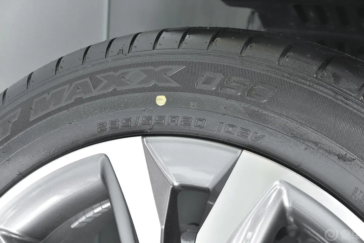 雷克萨斯RX450h 四驱 尊贵版 国V轮胎规格