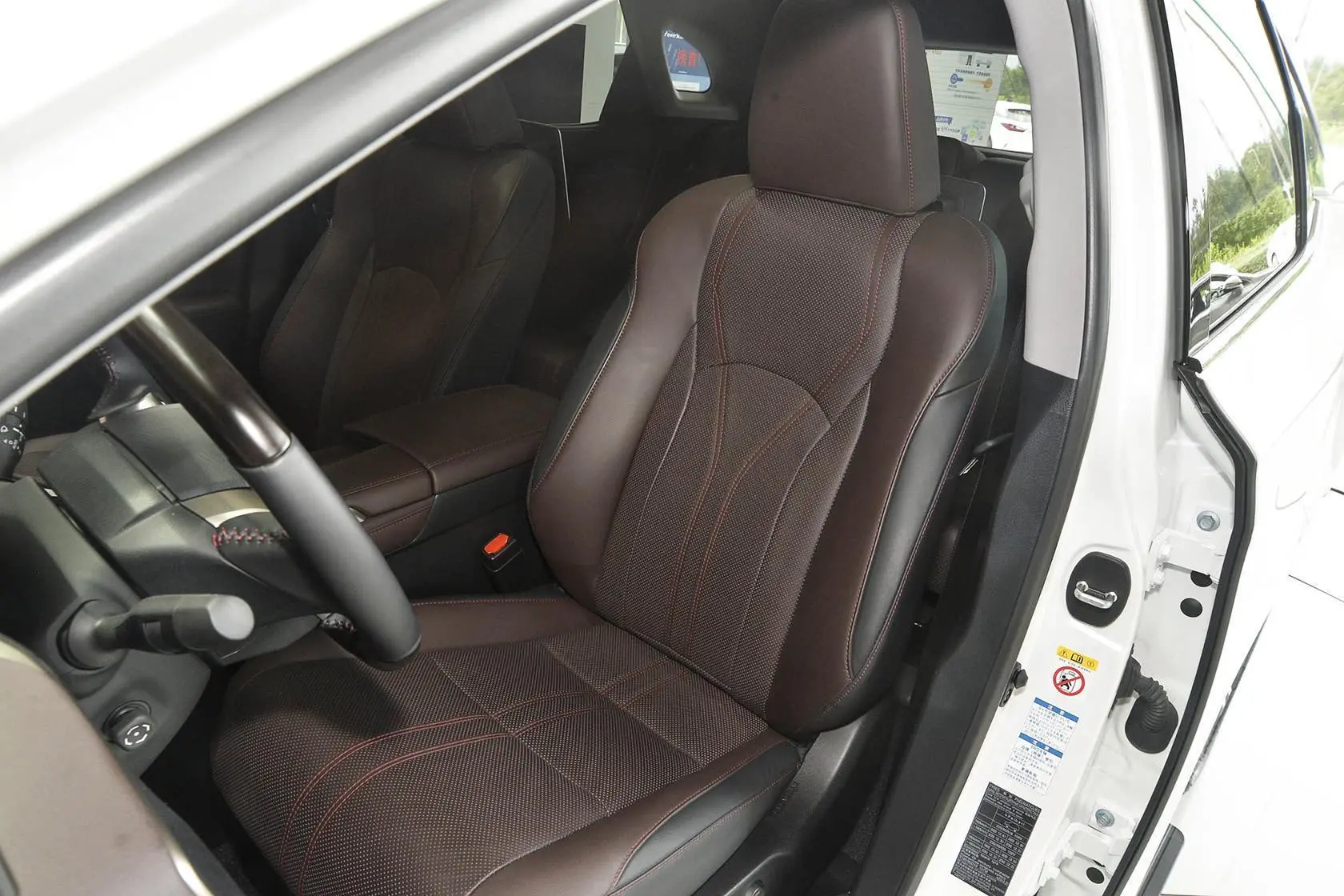 雷克萨斯RX450h 四驱 尊贵版 国V驾驶员座椅