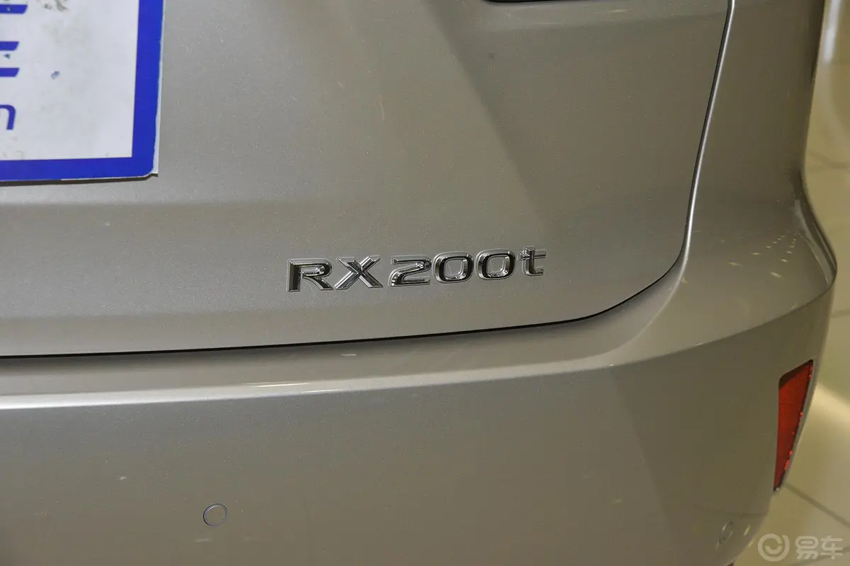 雷克萨斯RX300 四驱 典雅版 国V尾标