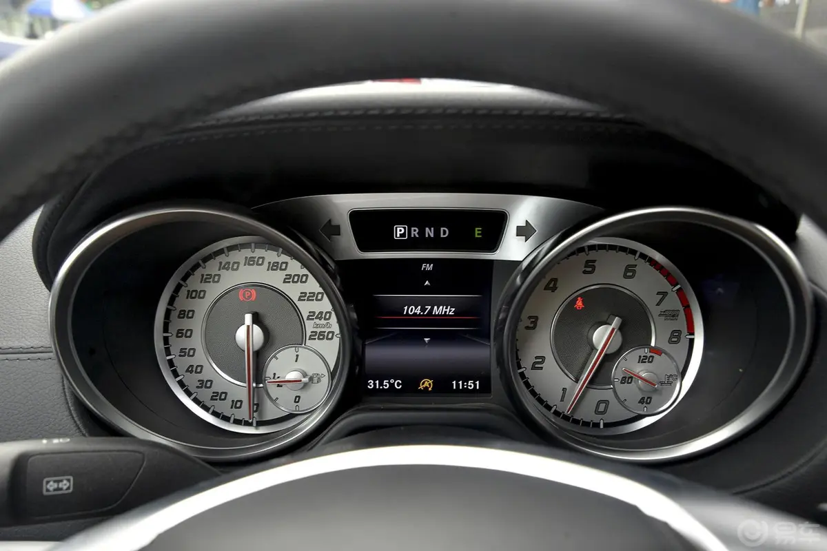 奔驰SL级SL400 时尚版仪表盘