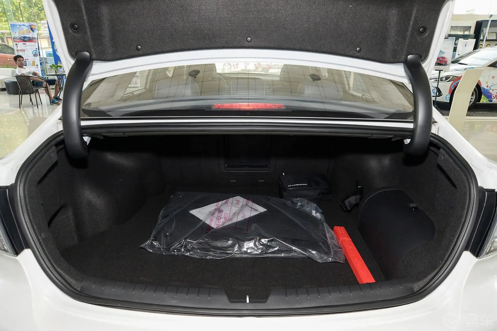 索纳塔2.0L hybrid HS领先版行李箱空间