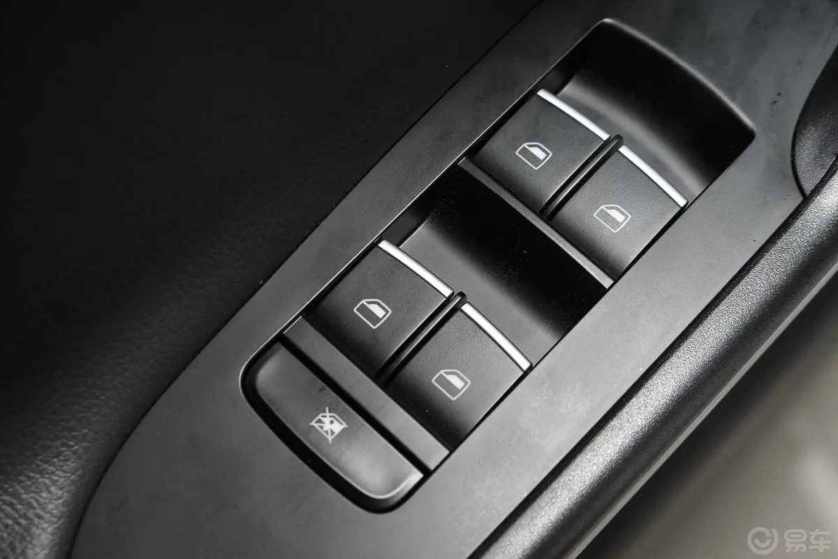 幻速S61.5T CVT 畅享版车窗升降键