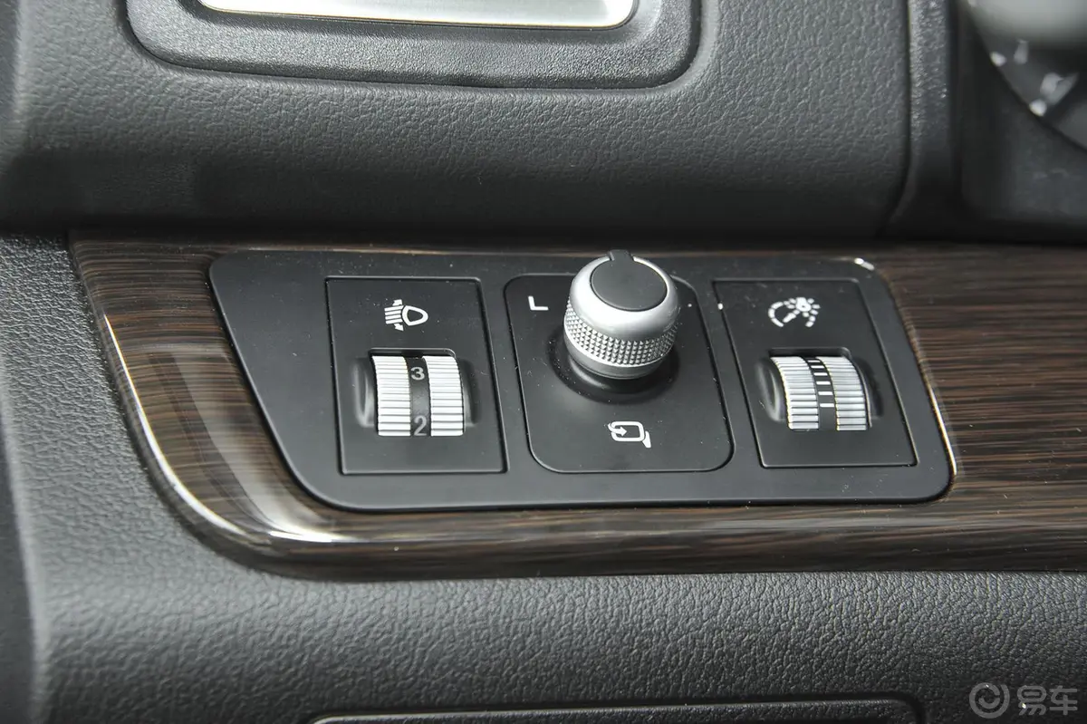 幻速S61.5T CVT 尊享版驾驶员侧车门内门板