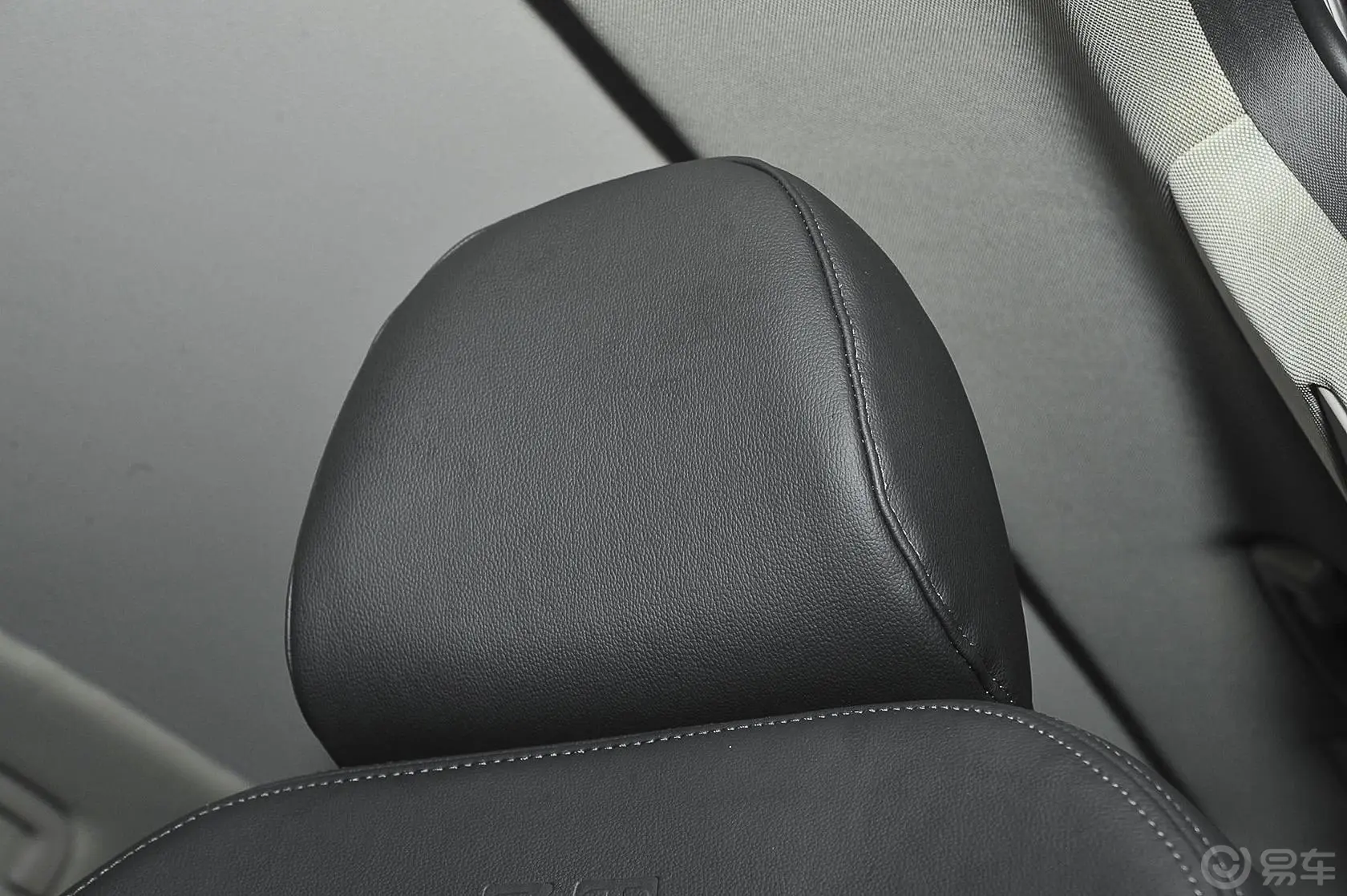 众泰T600家用版 2.0T 手动 尊贵版驾驶员头枕