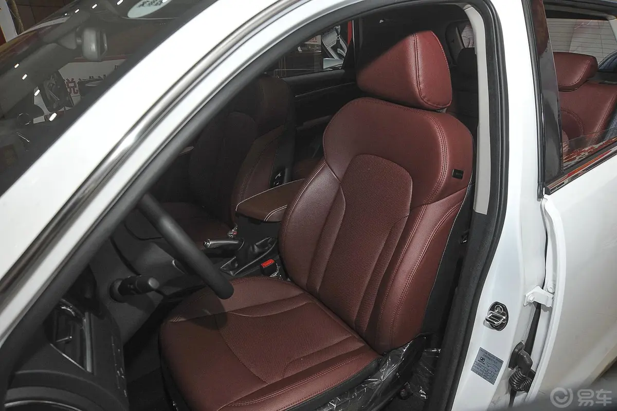 众泰T600运动版 2.0T 双离合 尊贵版驾驶员座椅