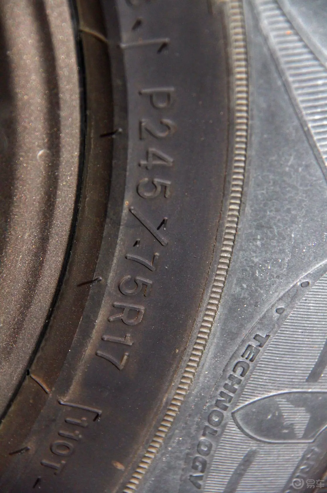 牧马人3.0L Sahara 75周年致敬版轮胎规格