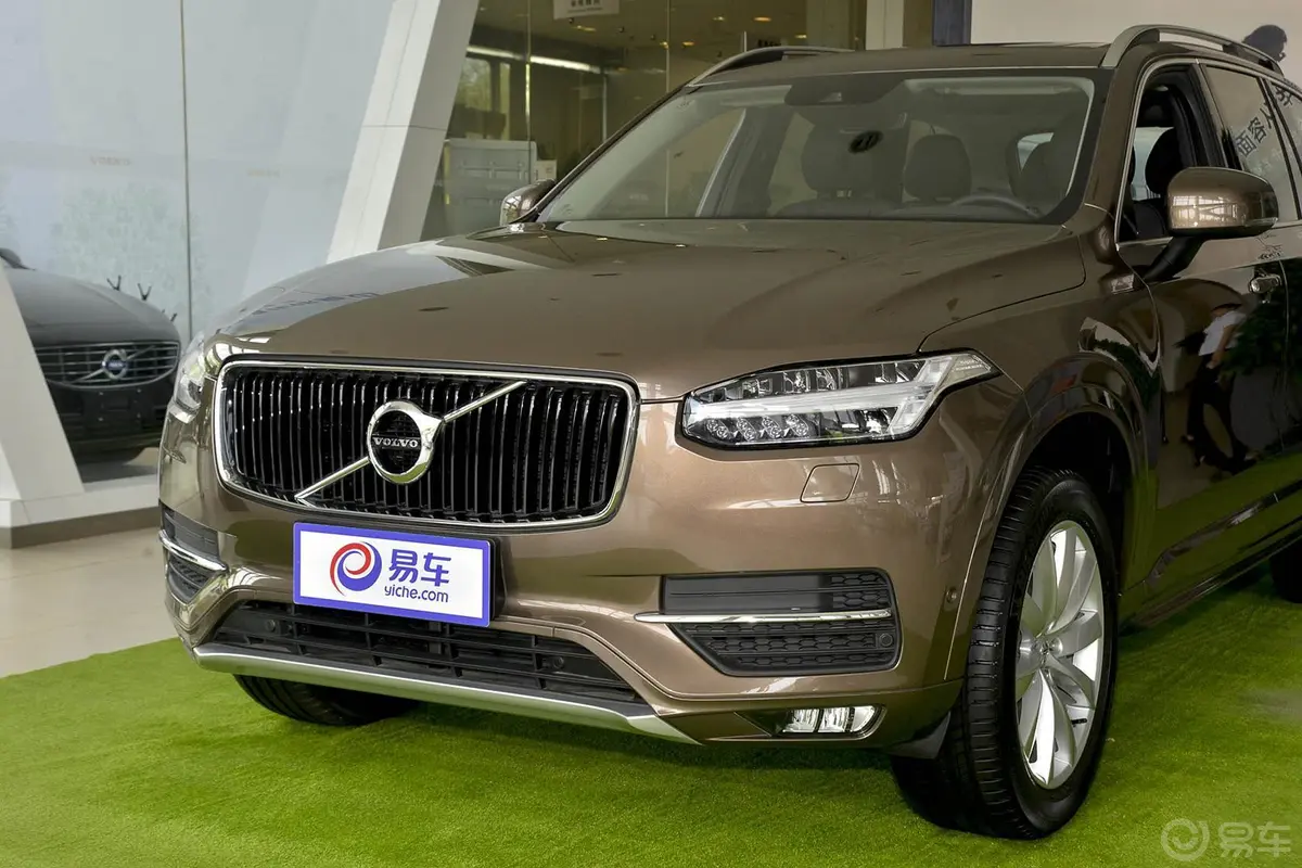 沃尔沃XC902.0T T6 智雅版 七座车头局部