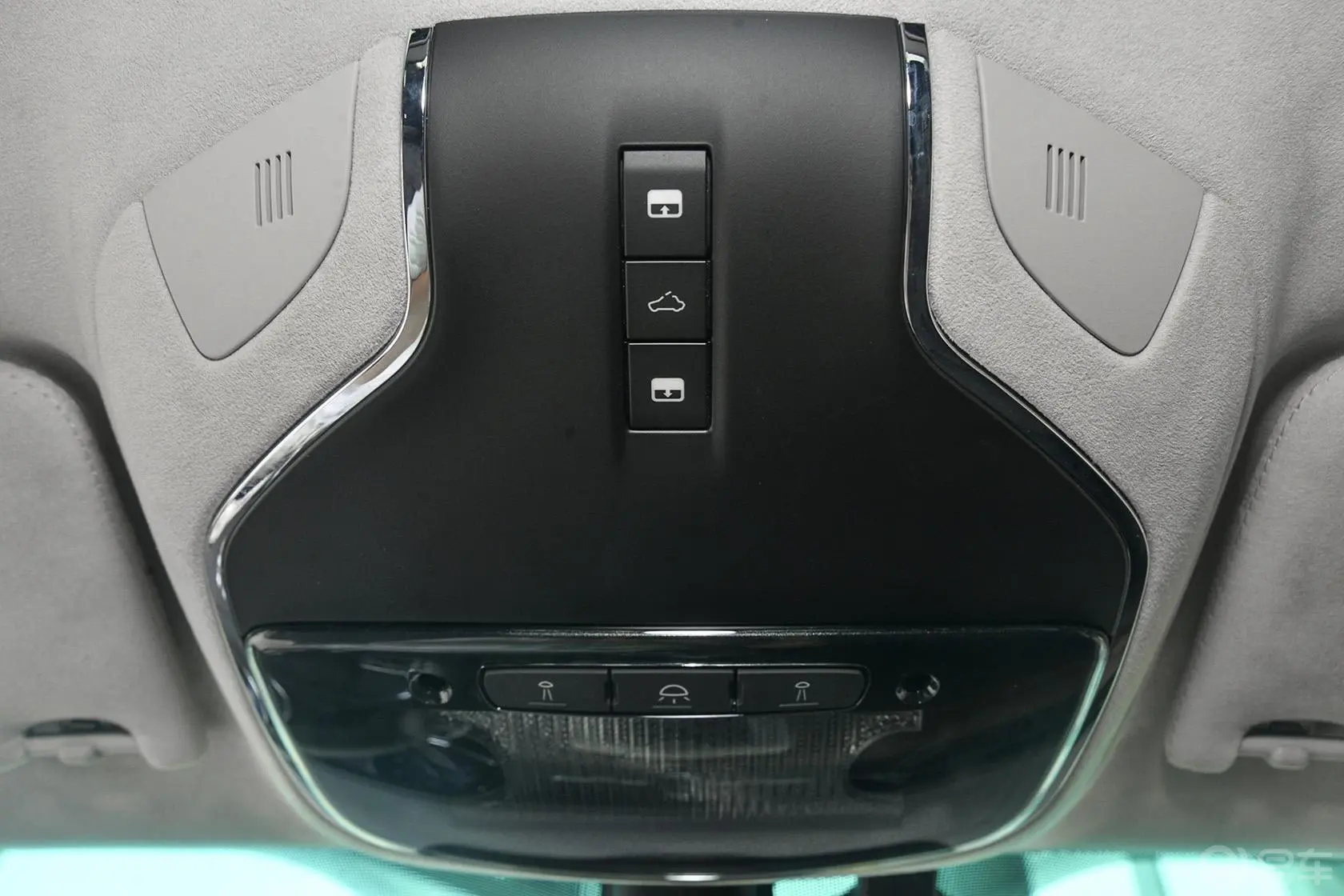 Quattroporte3.8T 标准型前排车顶中央控制区