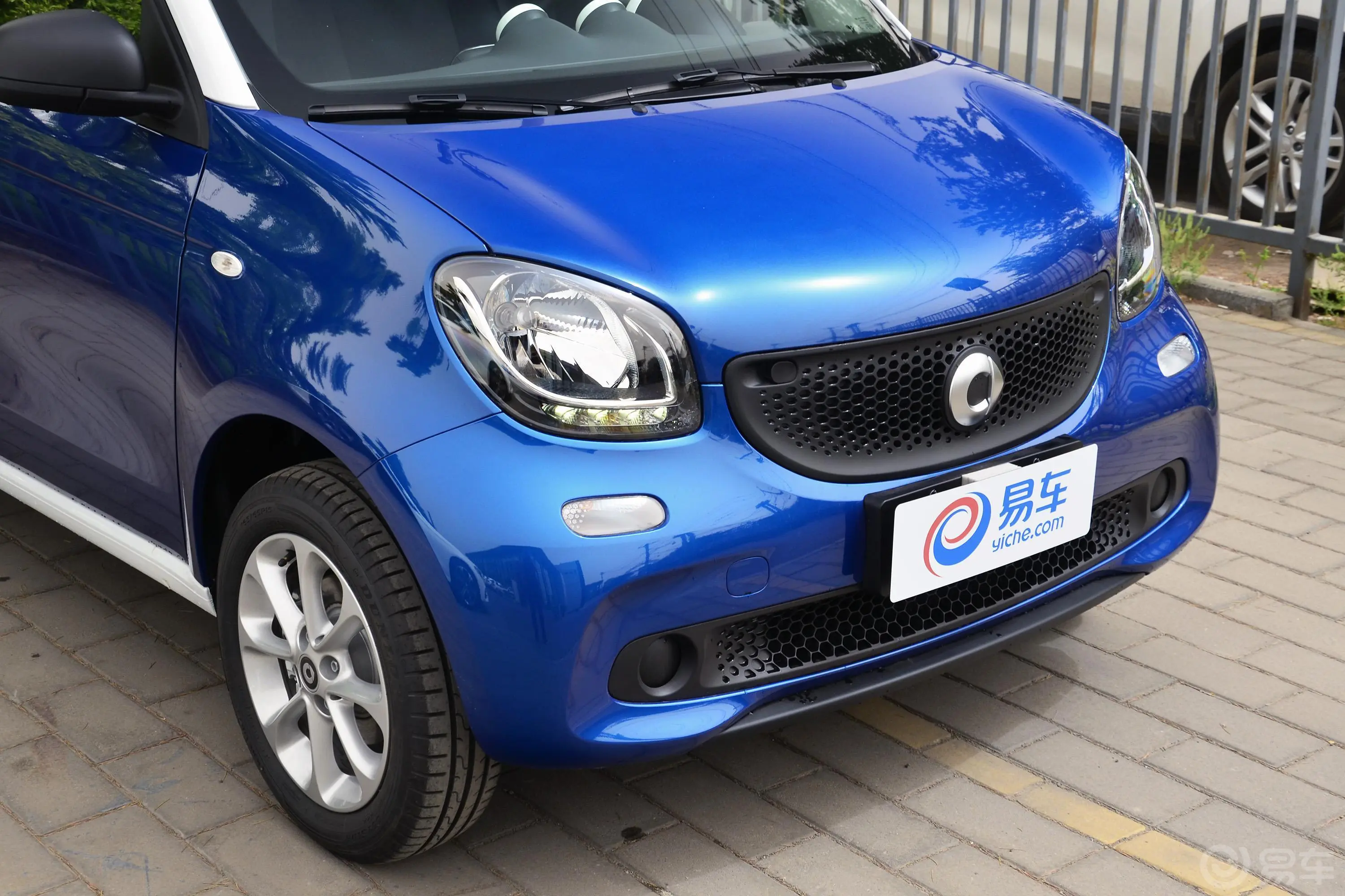 smart forfour1.0L 52千瓦灵动版外观