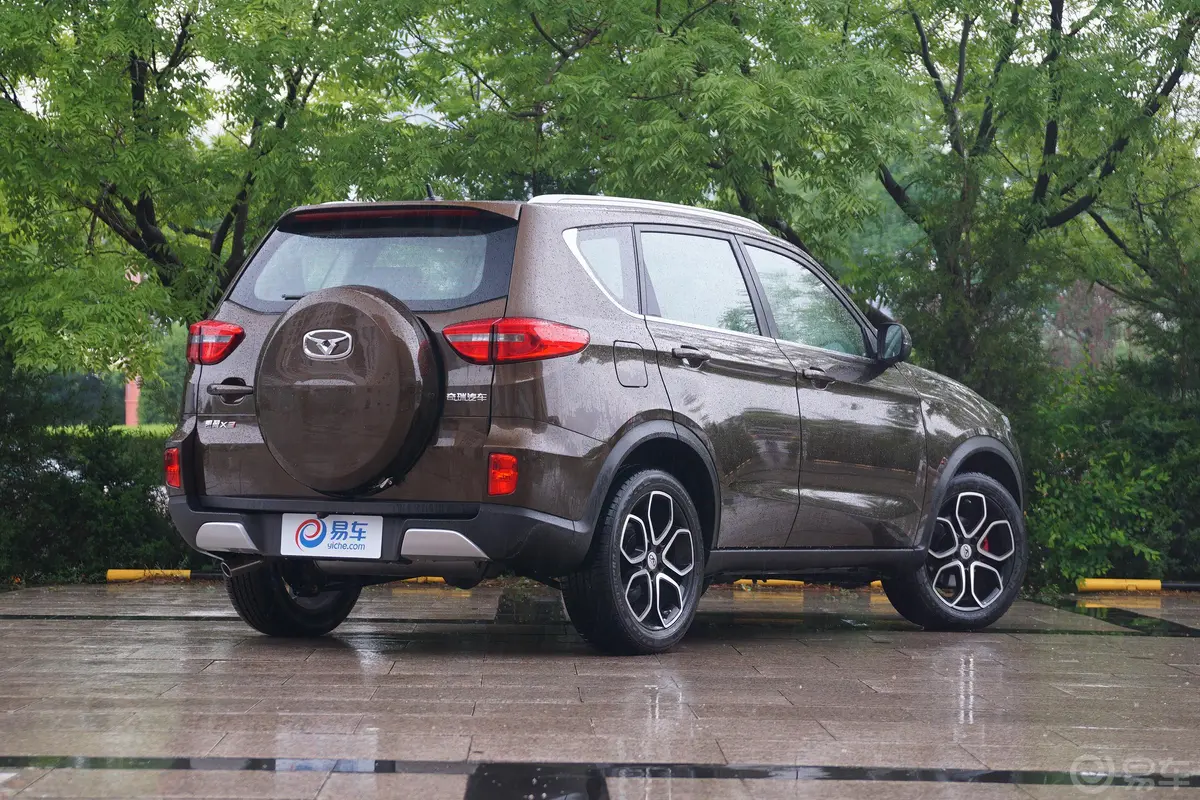 凯翼X31.6L CVT 旗舰版侧后45度车头向右水平