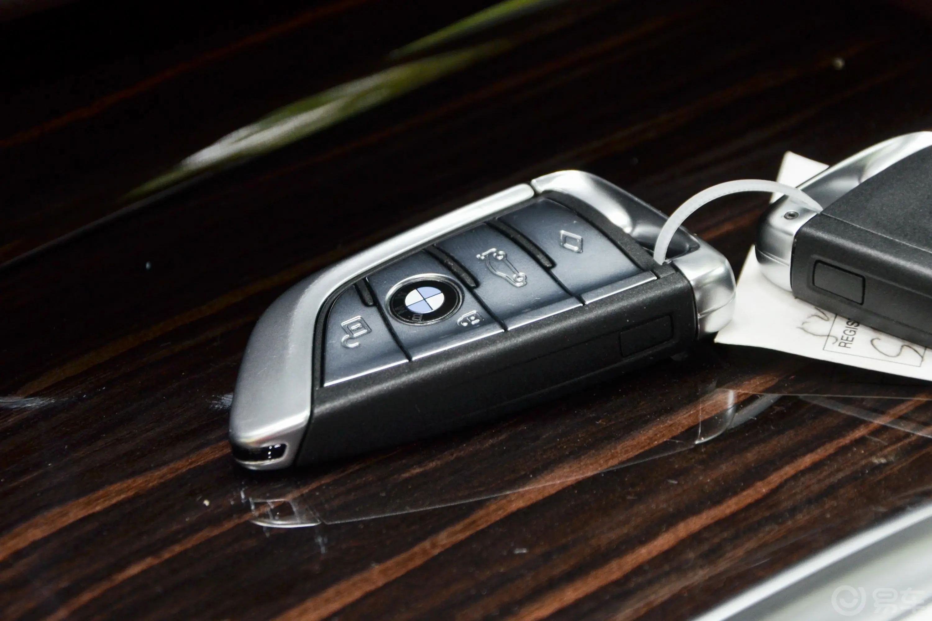 宝马5系530Li 尊享版 豪华套装钥匙正面