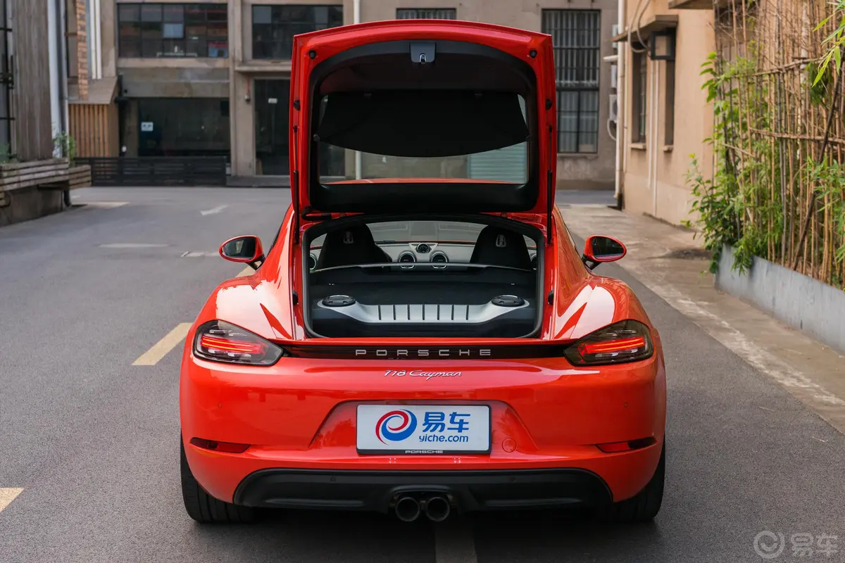 保时捷718Cayman 2.0T后排头部空间