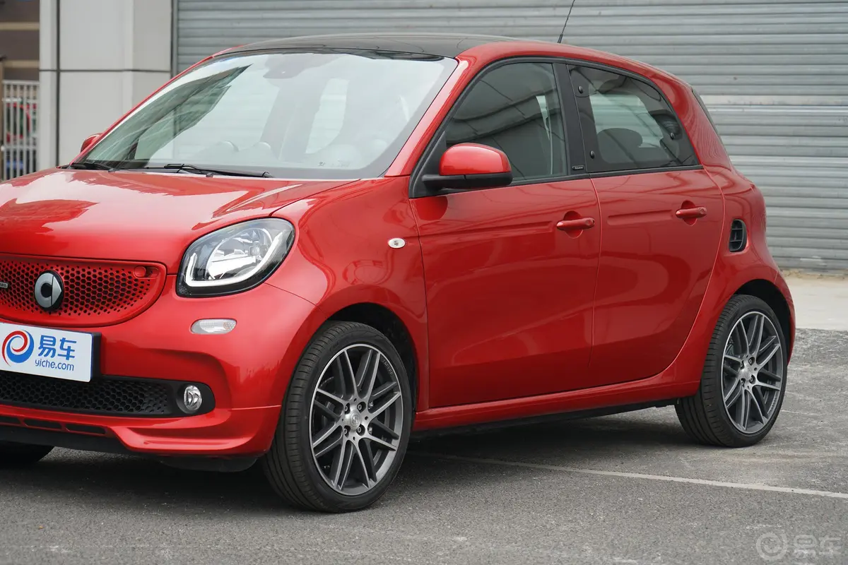 smart forfour0.9T BRABUS Xclusive外观