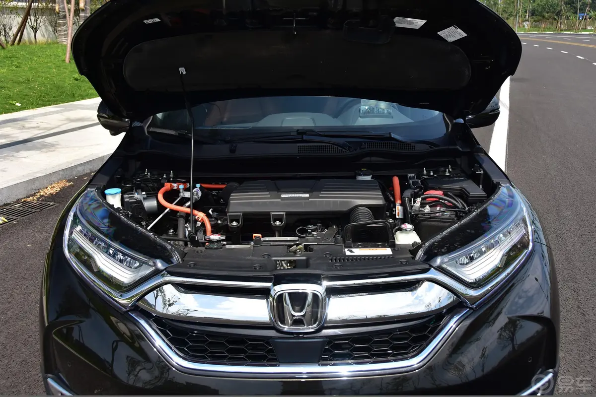 本田CR-V2.0L 两驱 净致版发动机舱整体