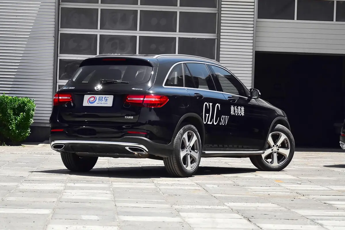 奔驰GLCGLC 300 4MATIC 动感版外观