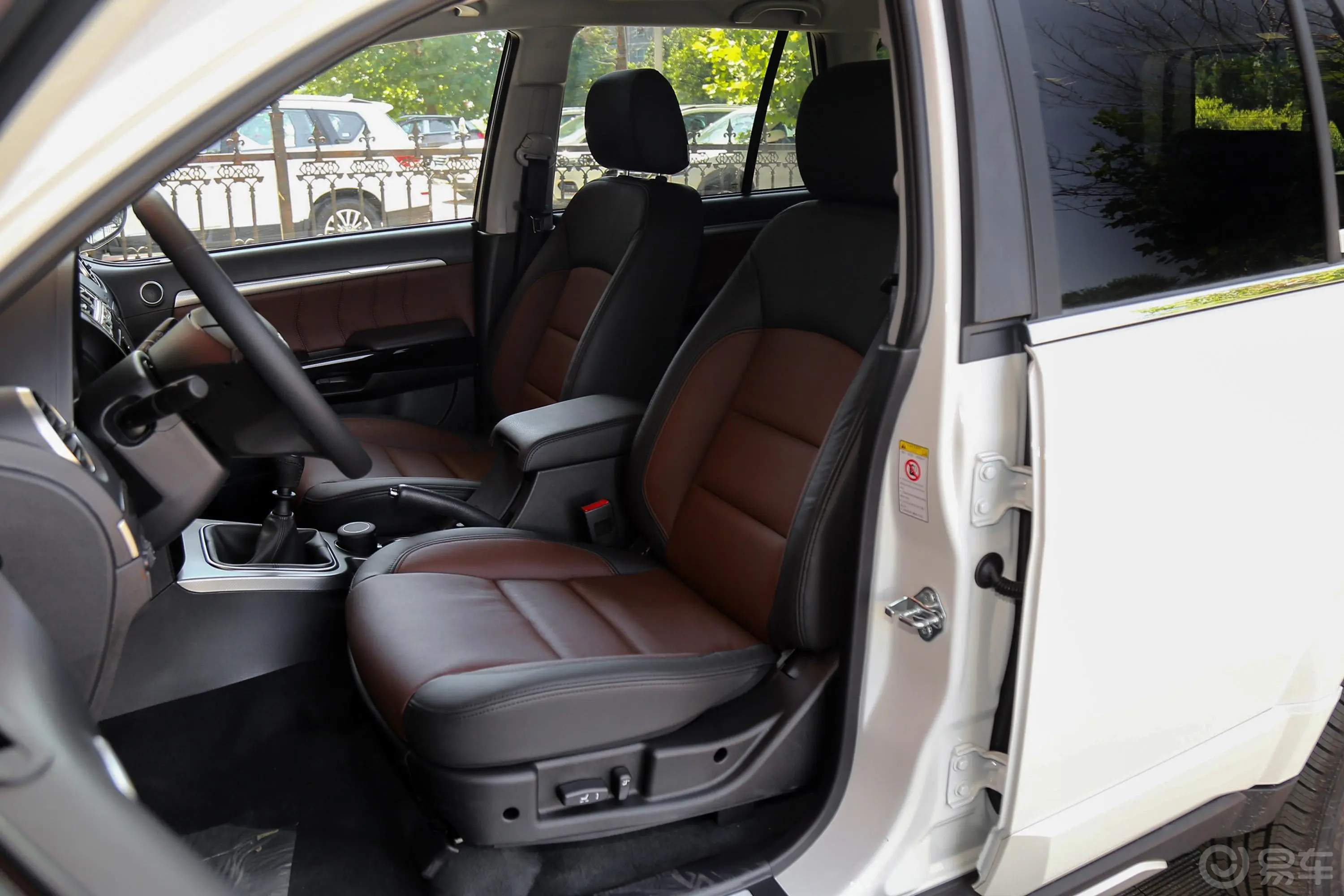 哈弗H5经典经典版 2.0T 手动 四驱 尊贵版 汽油驾驶员座椅