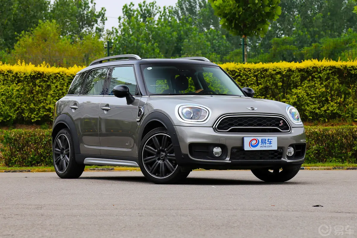 MINI COUNTRYMAN2.0T COOPER S ALL4 旅行家胎压信息铭牌