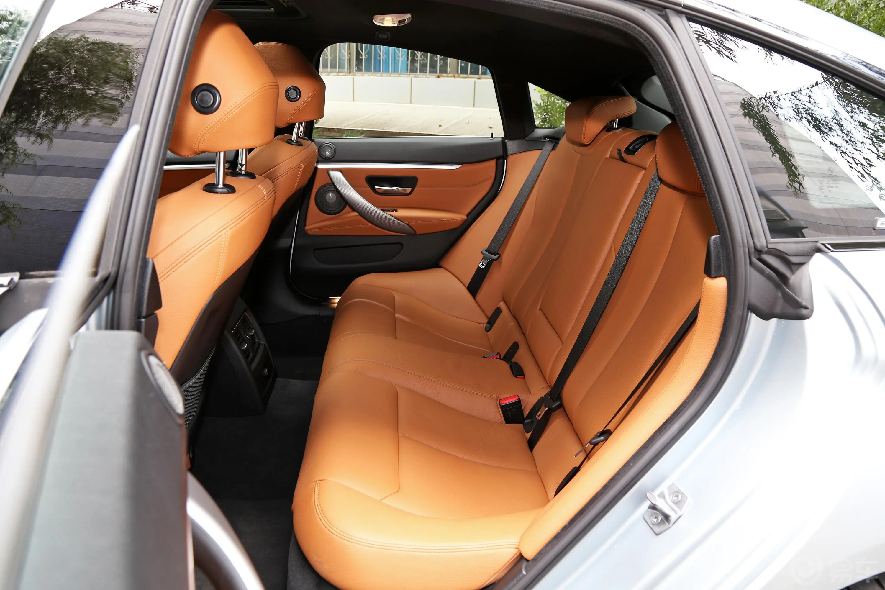 宝马4系四门轿跑 440i xDrive M运动套装后排座椅