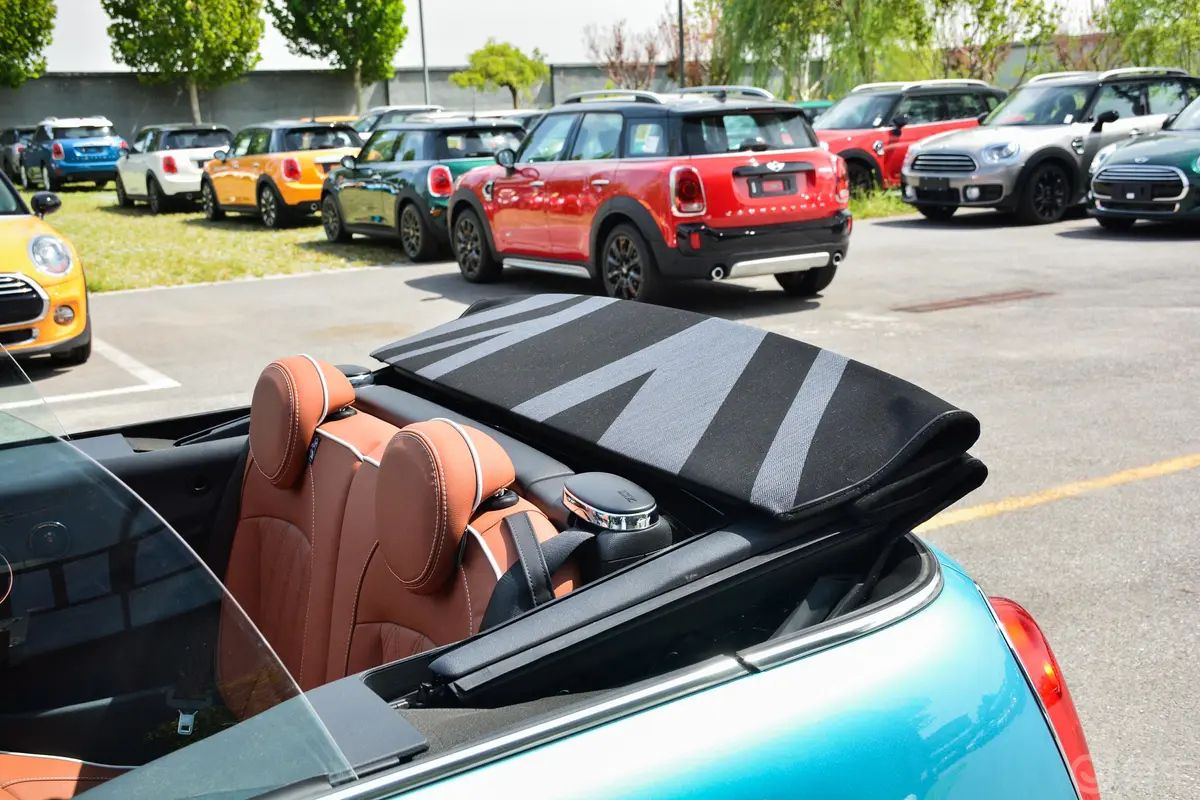 MINI CABRIO1.5T COOPER CABRIO 自由派外观