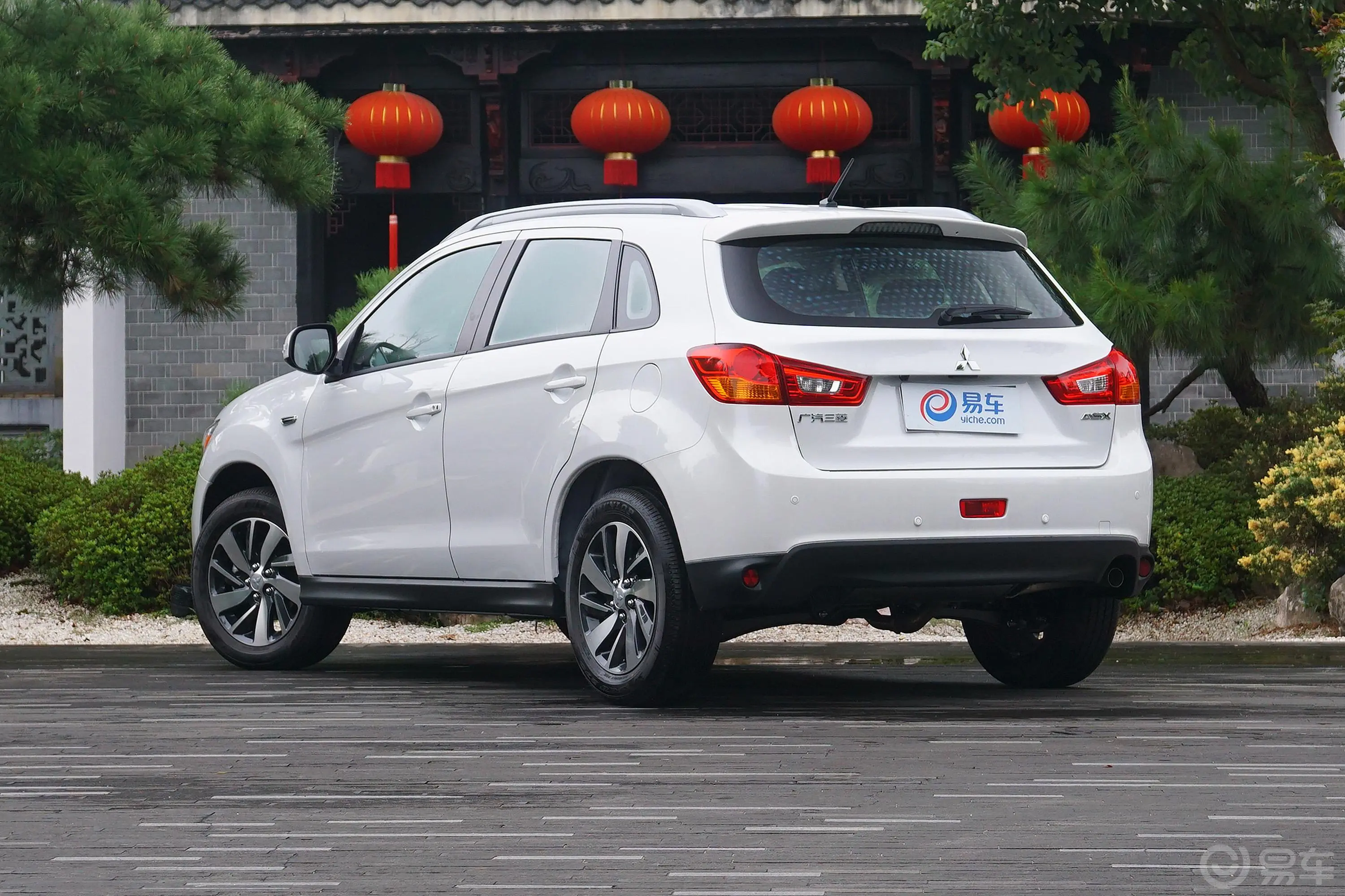 劲炫2.0L CVT 尊享版 国V侧后45度车头向左水平