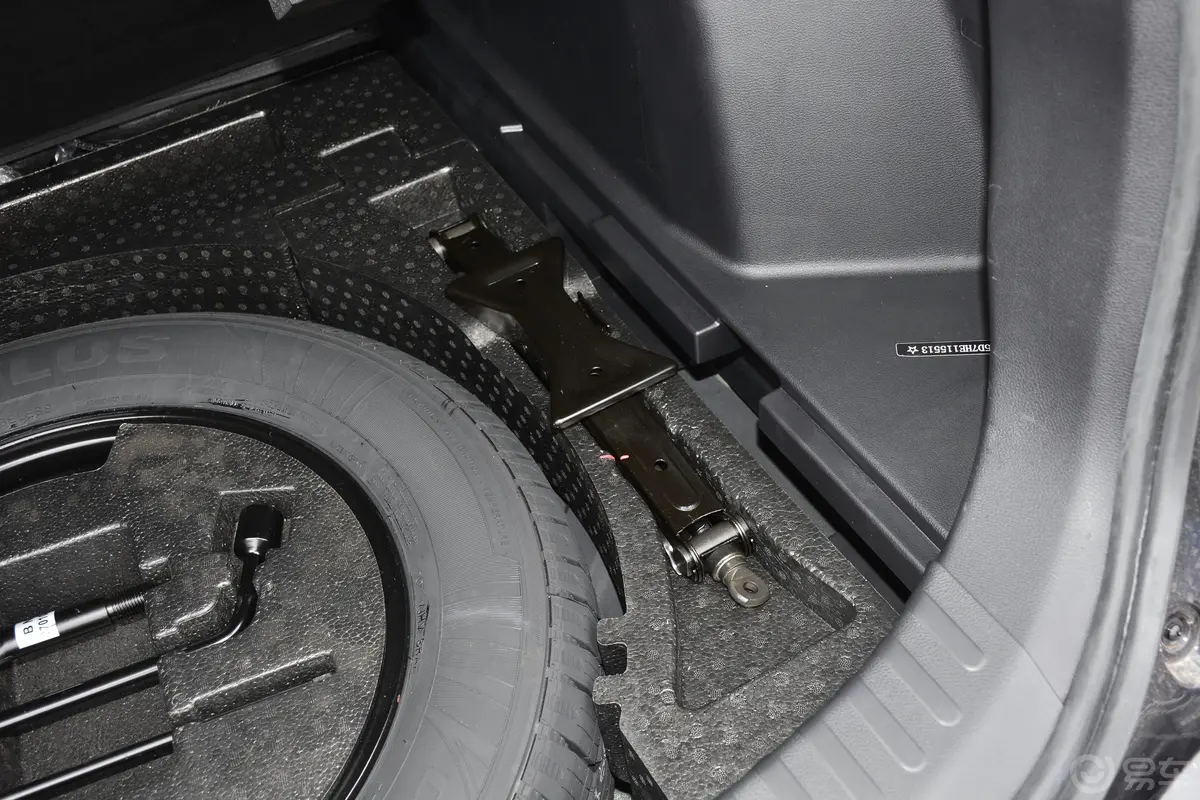 大迈X5升级版 1.5T CVT 知县版空间