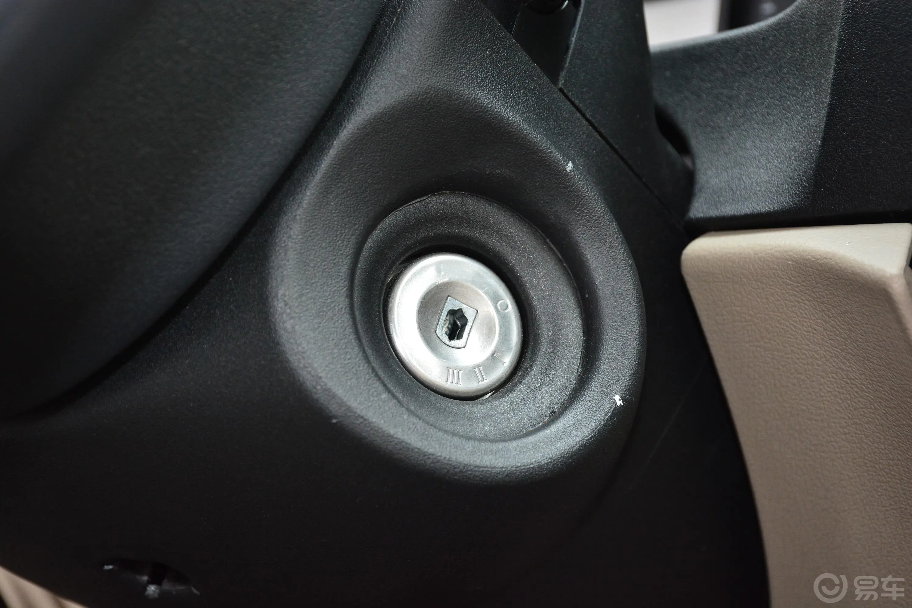 考斯特房车舒适版钥匙孔或一键启动按键